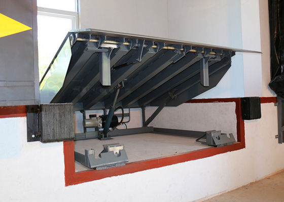 Veilig laden Hydraulische dock leveler met vrije bumpers