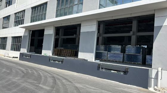 Hoogwaardige telescopische dockleveler voor precieze lip positionering en geavanceerde logistieke centra